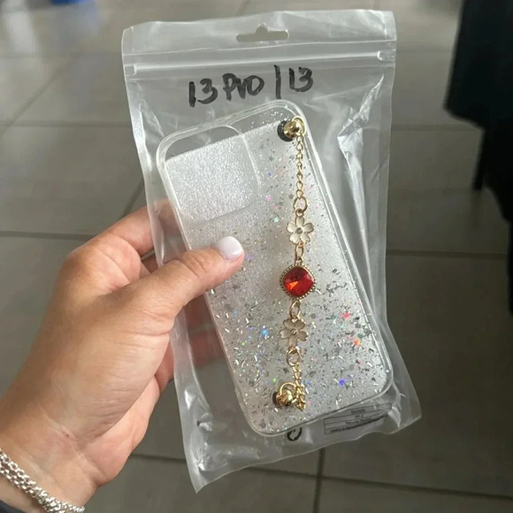 Glitter Phone Case with Red Heart Charm – iPhone 13 / 13 Pro - Picture 4 of 4